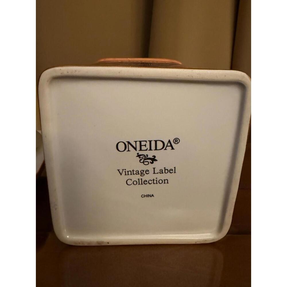 Oneida Mariposa Fancy Apples Ceramic Canister - Picture 9 of 9